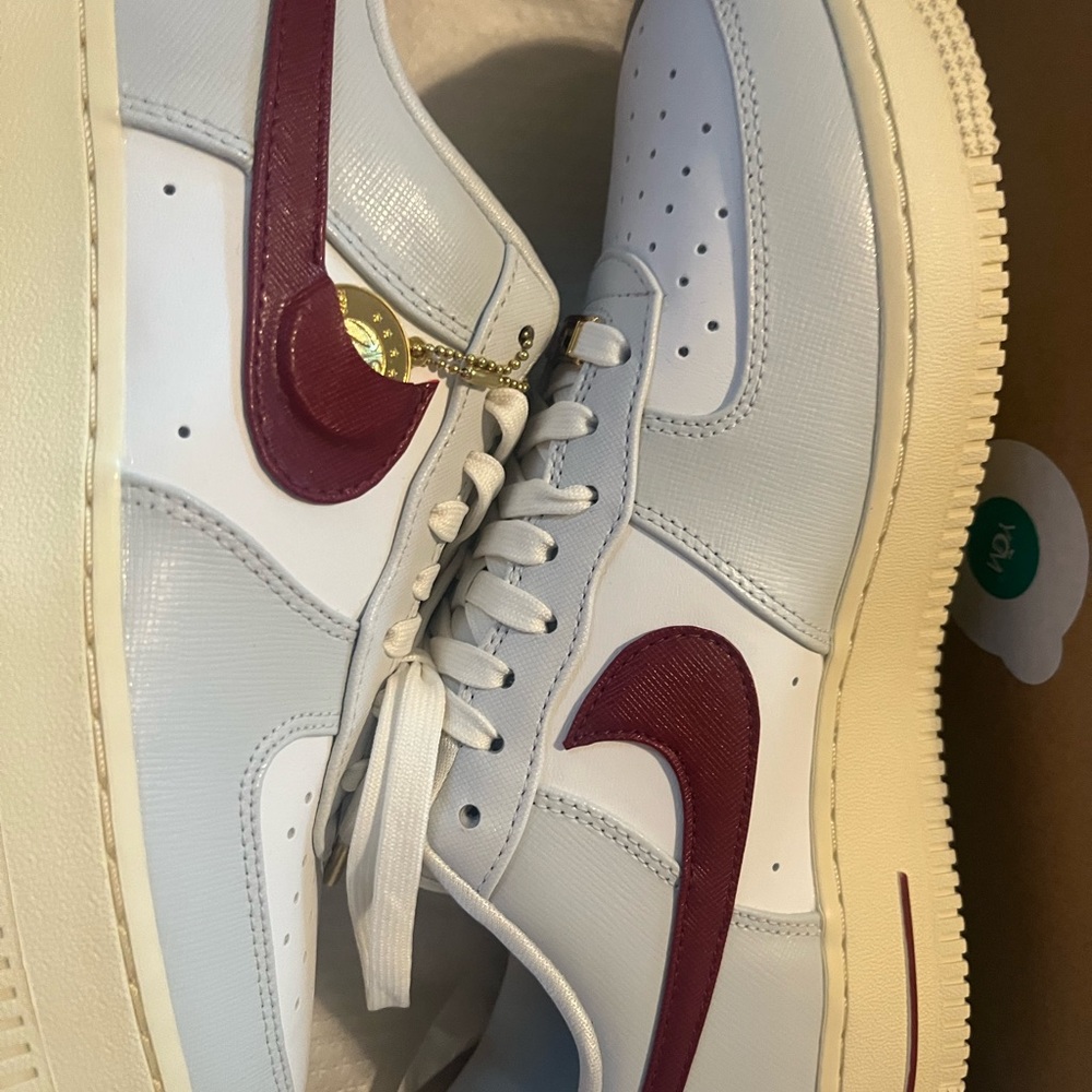Af1 lo, swoosh pocket size 10W brand new never worn